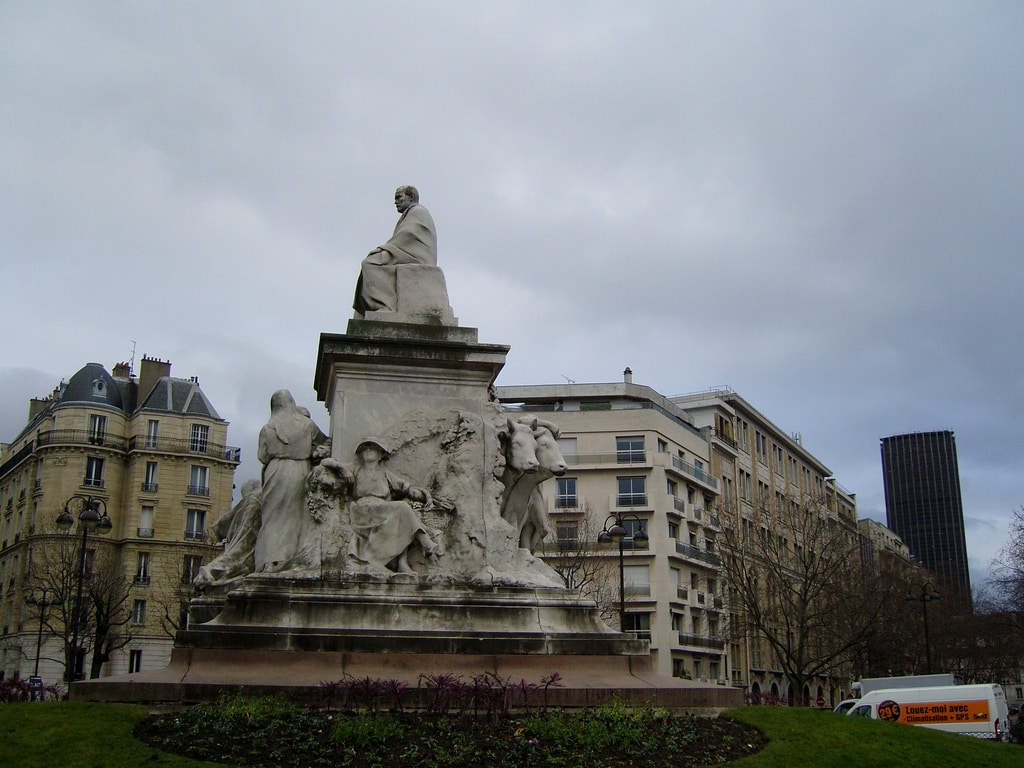 most_influential_people_in_history__louis_pasteur_statue_paris